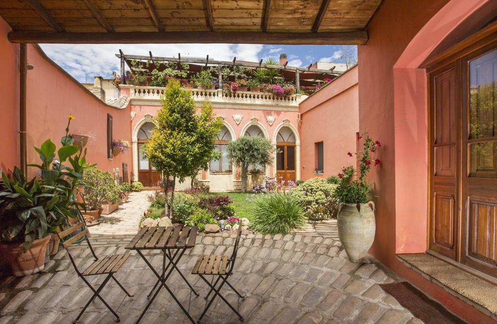Casa Isotta Bed & Breakfast Quartu SantʼElena Екстериор снимка